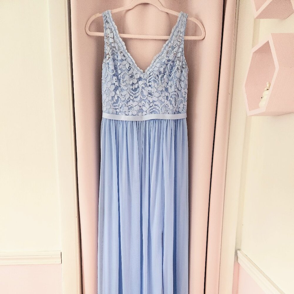 David's Bridal Lace and Mesh V-Neck Ice Blue Bridesmaid Floor Length Dress -Sz 6